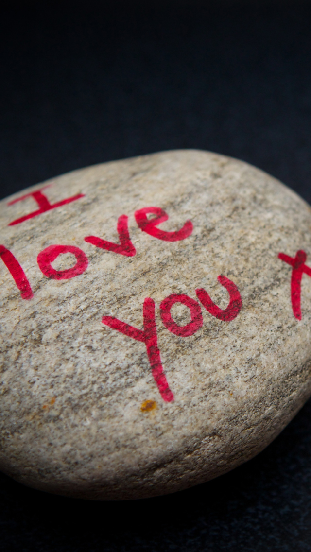 Fondo de pantalla I Love You Written On Stone 640x1136