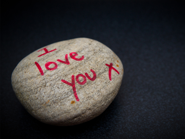 Обои I Love You Written On Stone 640x480
