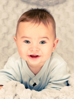 Das Cute & Adorable Baby Wallpaper 240x320