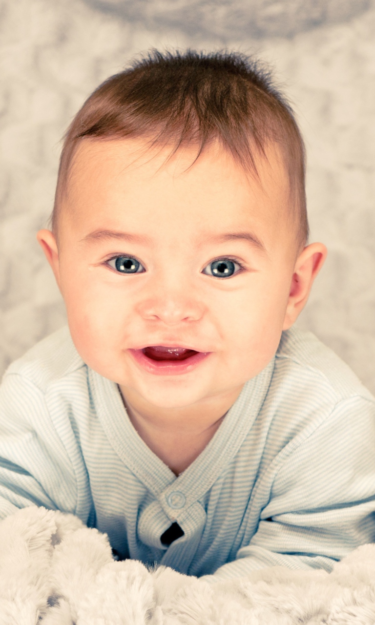 Das Cute & Adorable Baby Wallpaper 768x1280