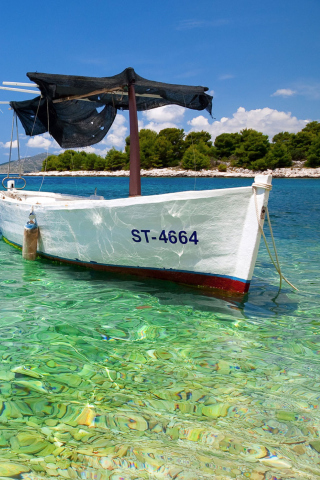 Fondo de pantalla Boat In Croatia 320x480