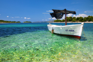 Boat In Croatia Background for Android, iPhone and iPad