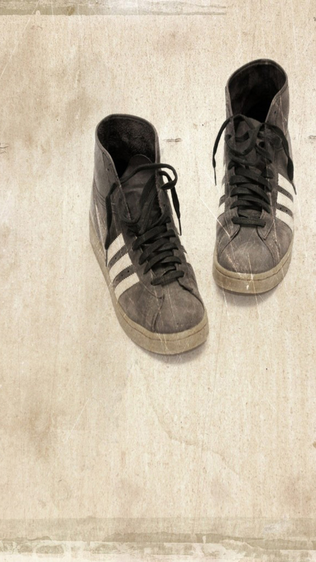 Das Grungy Sneakers Wallpaper 1080x1920