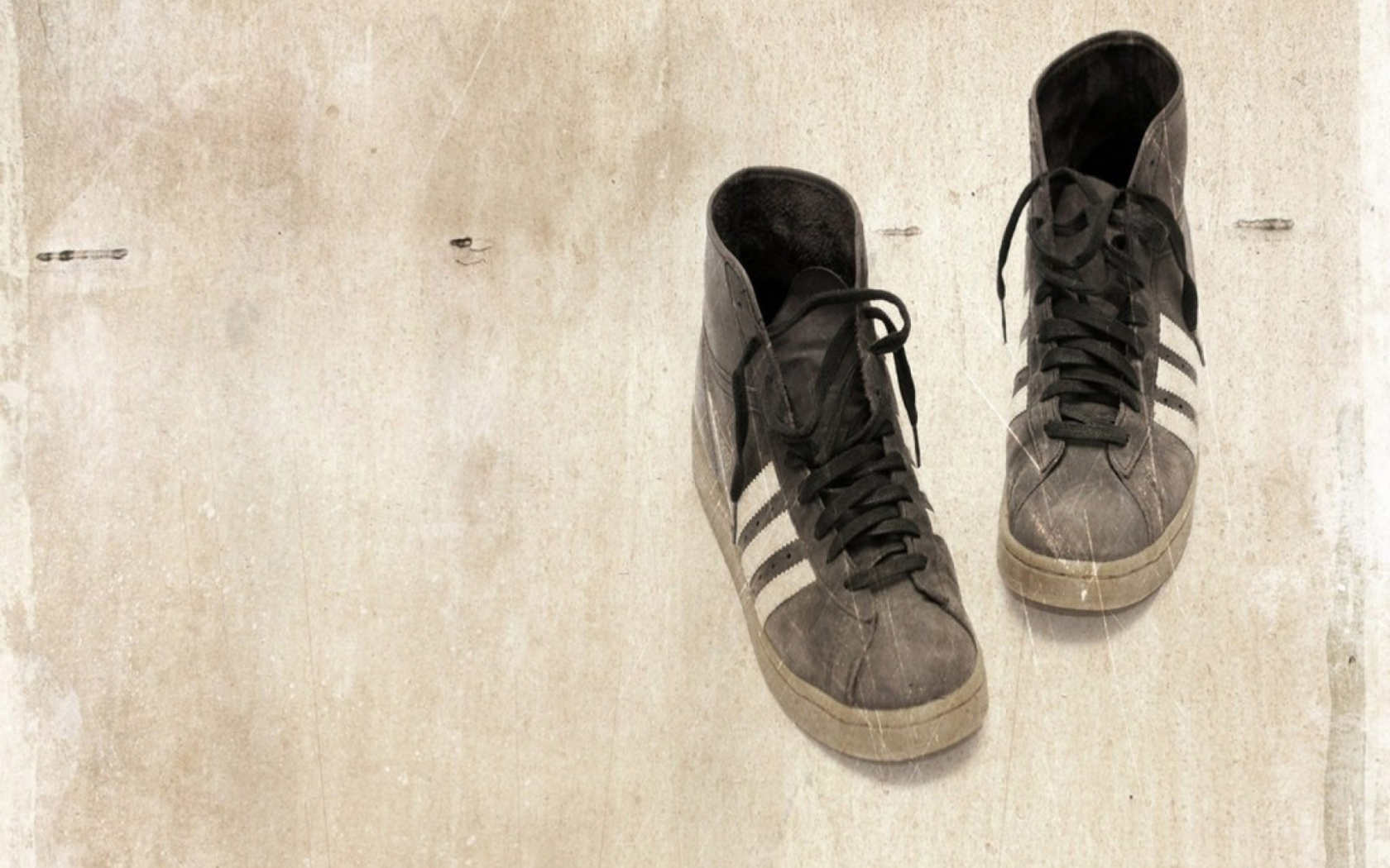 Screenshot №1 pro téma Grungy Sneakers 1680x1050