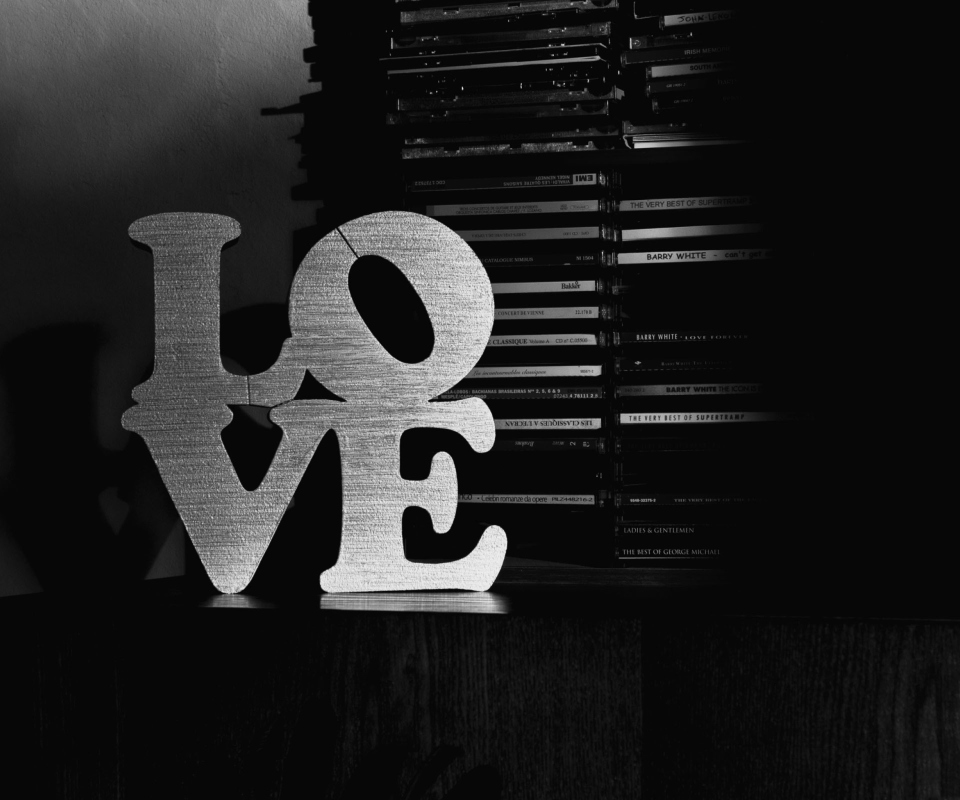 Love Black And White Sign wallpaper 960x800