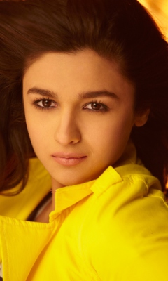 Alia Bhatt In Student Of The Year screenshot #1 240x400