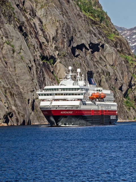 Fondo de pantalla Norway Cruise 480x640
