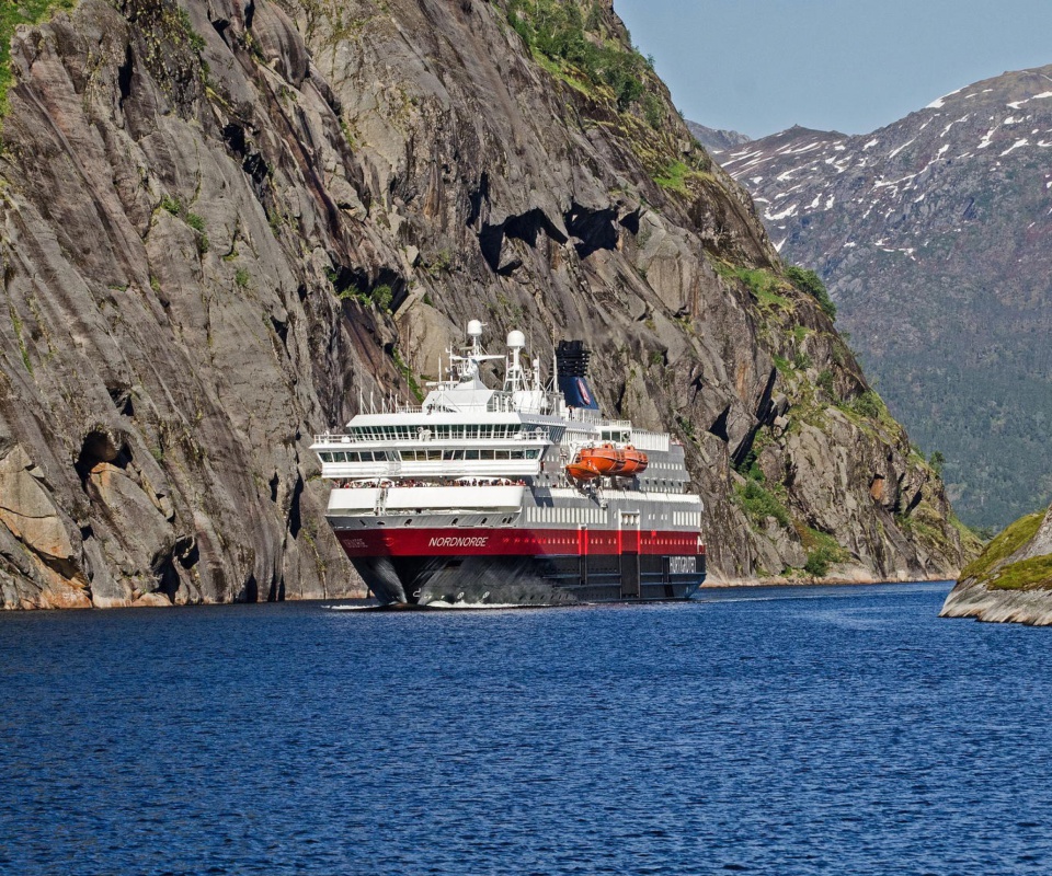 Обои Norway Cruise 960x800