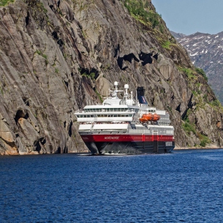 Kostenloses Norway Cruise Wallpaper für 1024x1024
