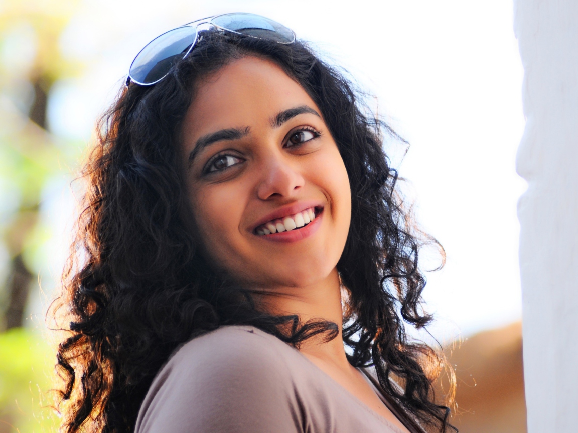 Actress Nithya Menon wallpaper 1152x864