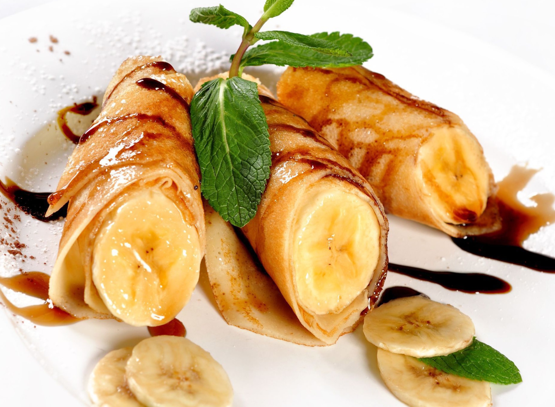 Sweet banana dish wallpaper 1920x1408