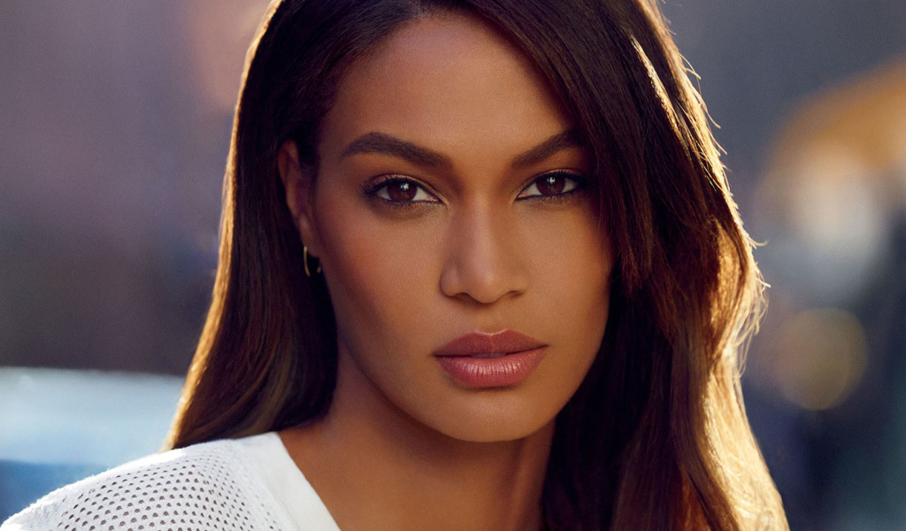 Joan Smalls wallpaper 1024x600