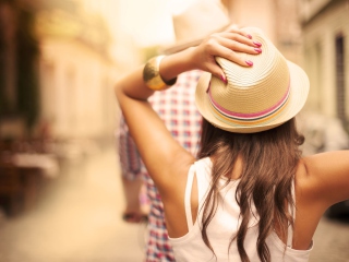 Das Summer Girl In Panama Hat Wallpaper 320x240