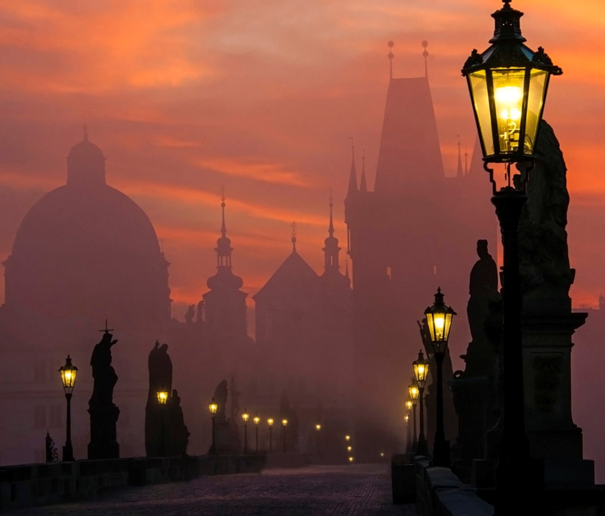 Fondo de pantalla Charles Bridge - Prague in fog 1200x1024