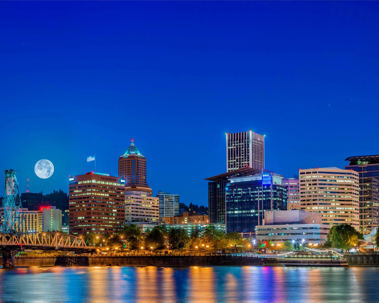 Night in Portland Oregon wallpaper 1280x1024