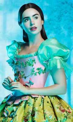 Das Lily Collins As Snow White Wallpaper 240x400