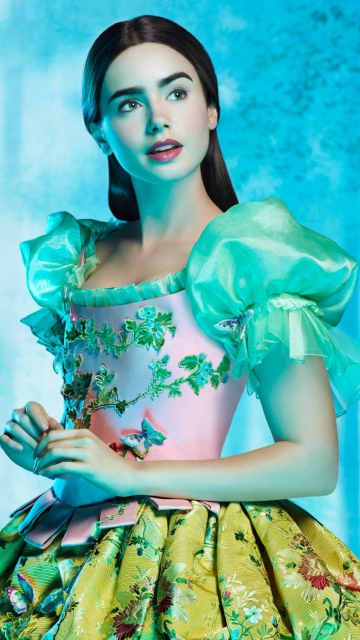 Sfondi Lily Collins As Snow White 360x640