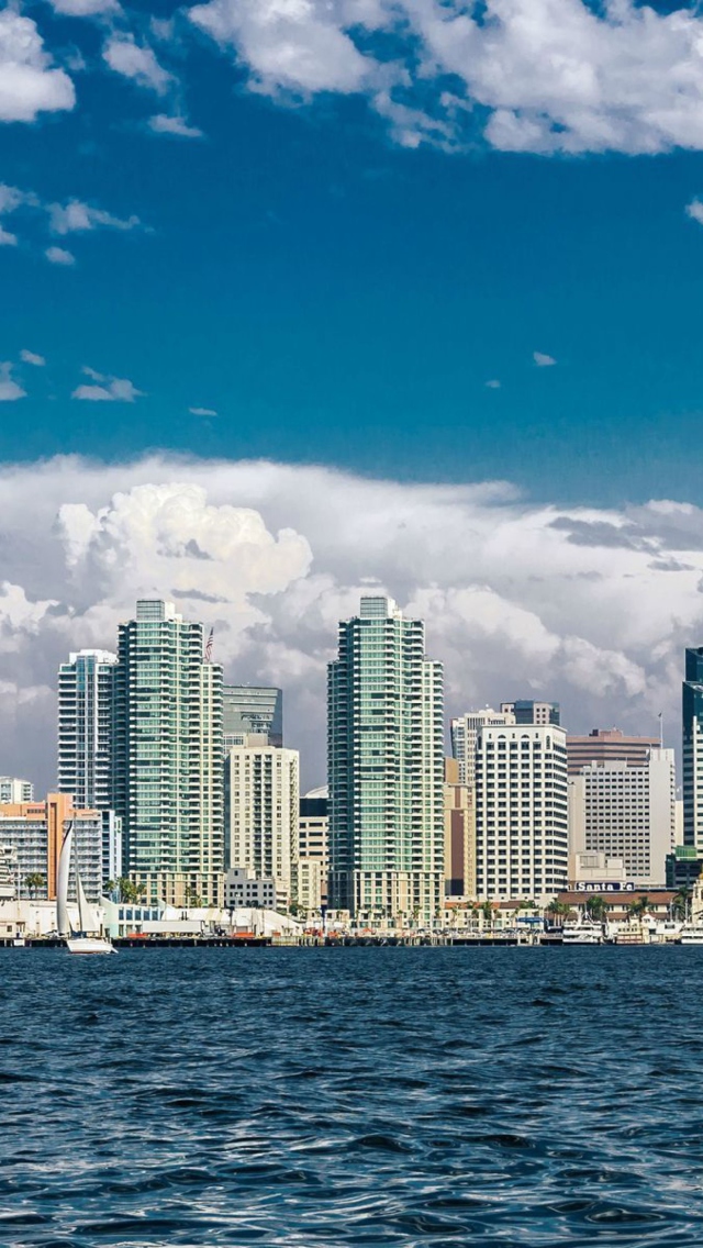 Sfondi San Diego Skyline 640x1136