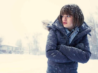 Das Joey King In Fargo Movie Wallpaper 320x240