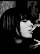 Screenshot №1 pro téma Black and white photo smoking girl 132x176