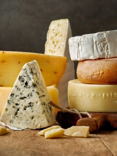 Fondo de pantalla Dutch cheese 240x320