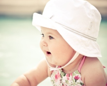 Cute Baby In Hat wallpaper 220x176
