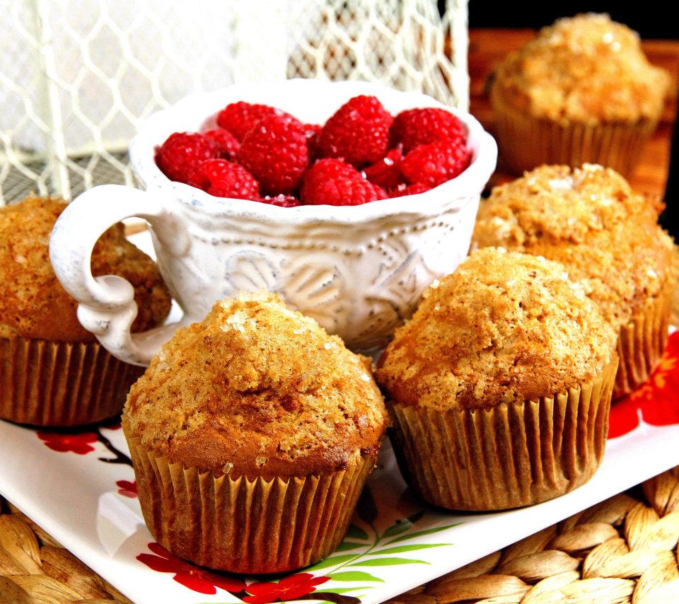 Muffins and Raspberries wallpaper 960x854