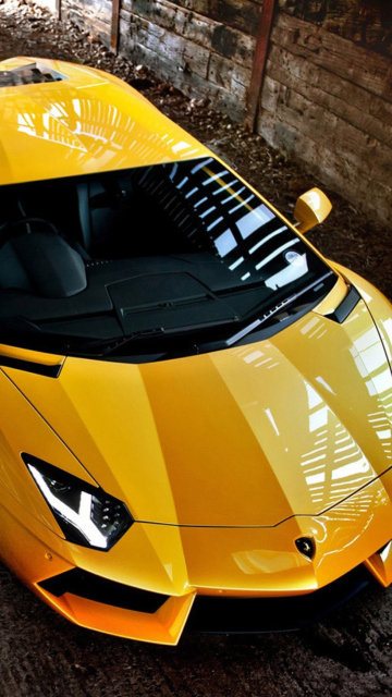 Fondo de pantalla Yellow Lamborghini Aventador 360x640