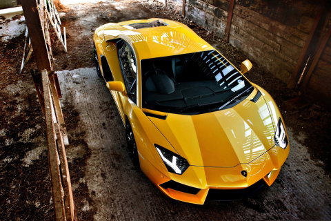 Обои Yellow Lamborghini Aventador 480x320