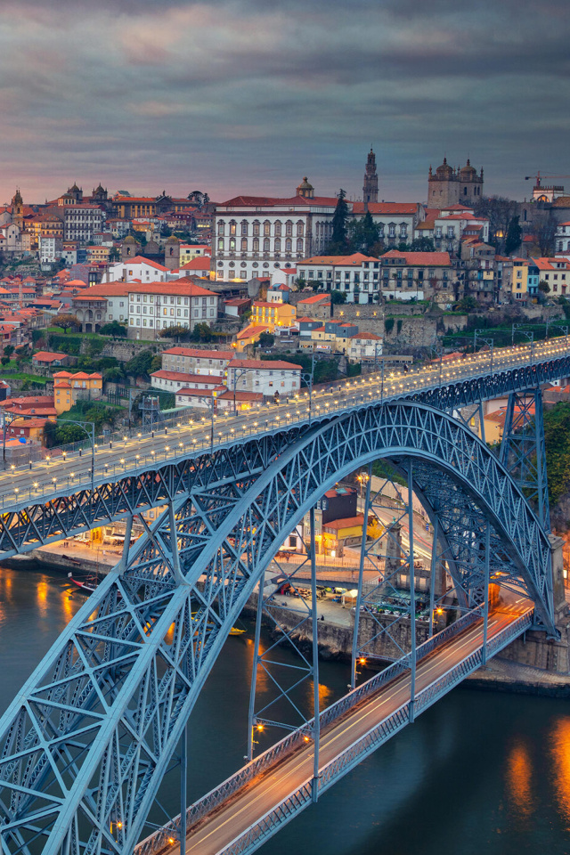 Dom Luis I Bridge in Porto wallpaper 640x960