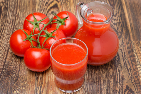 Обои Fresh Tomato Juice 480x320