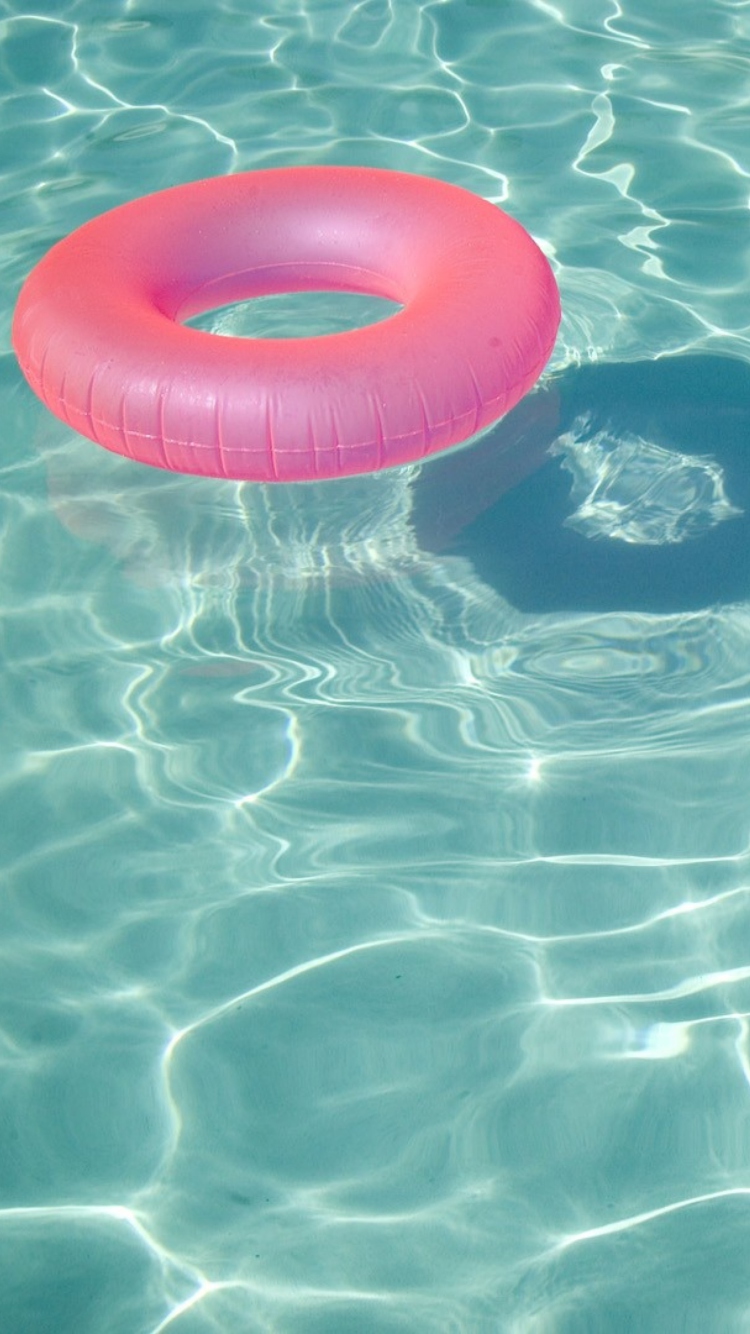 Das Summer Swim Wallpaper 750x1334