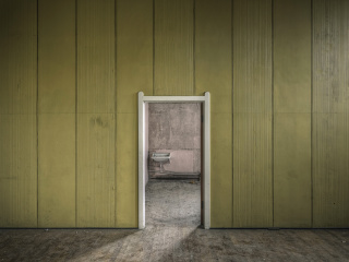 Door to Room wallpaper 320x240