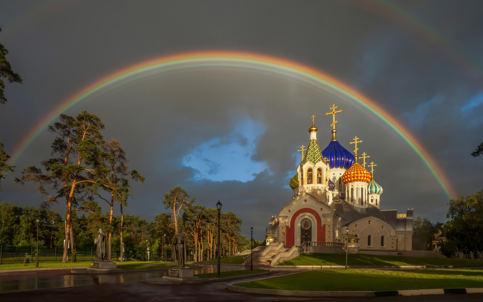 Обои The Church of St. Igor of Chernigov in Peredelkino 1680x1050