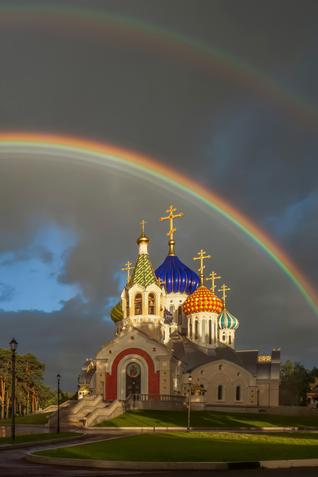 Fondo de pantalla The Church of St. Igor of Chernigov in Peredelkino 640x960