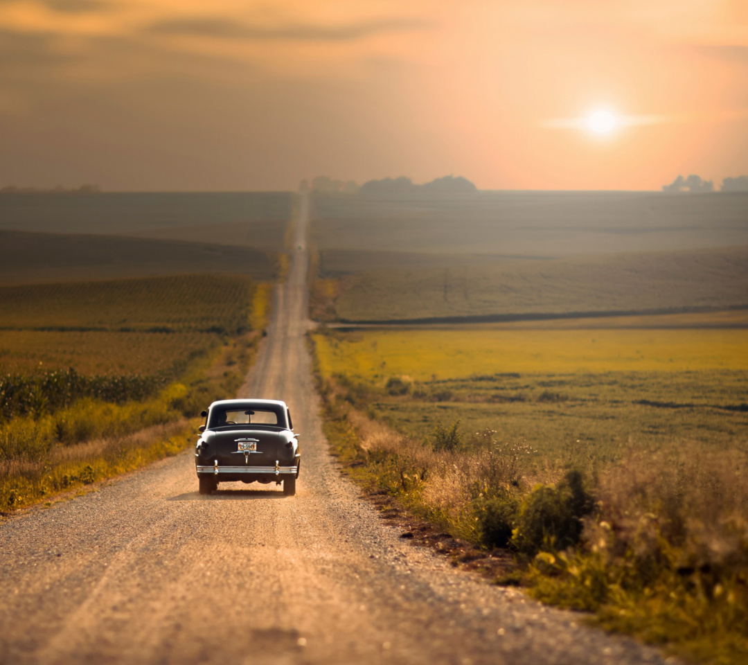 Обои Retro Car on Highway 1080x960