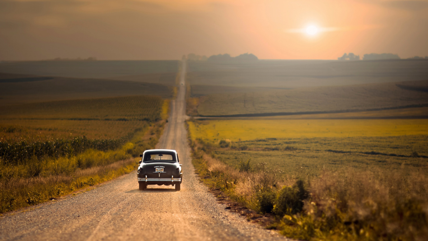 Sfondi Retro Car on Highway 1366x768