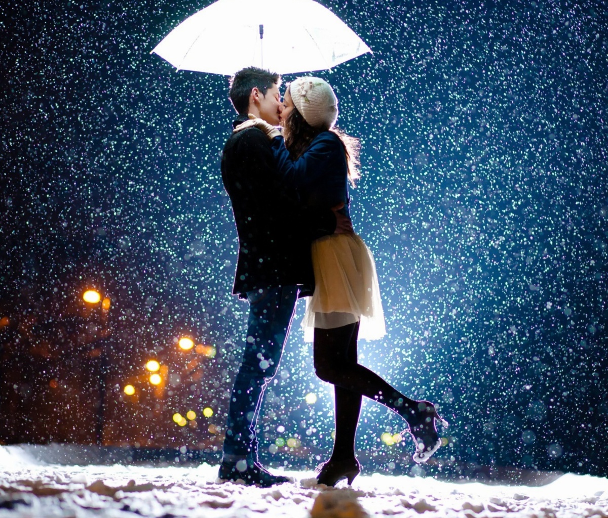 Обои Kissing under snow 1200x1024