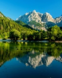 Обои Lake Jasna, Slovenia 128x160