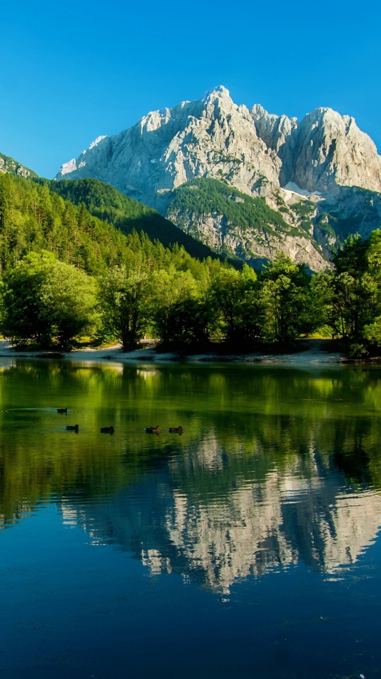 Lake Jasna, Slovenia screenshot #1 750x1334