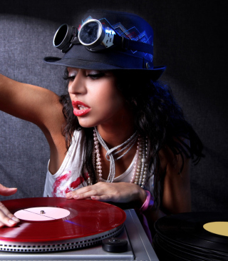 Free Dj Girl Picture for 240x320