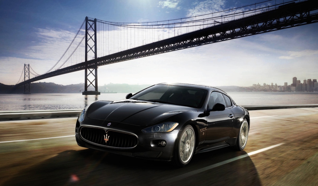 Fondo de pantalla Maserati Granturismo 1024x600