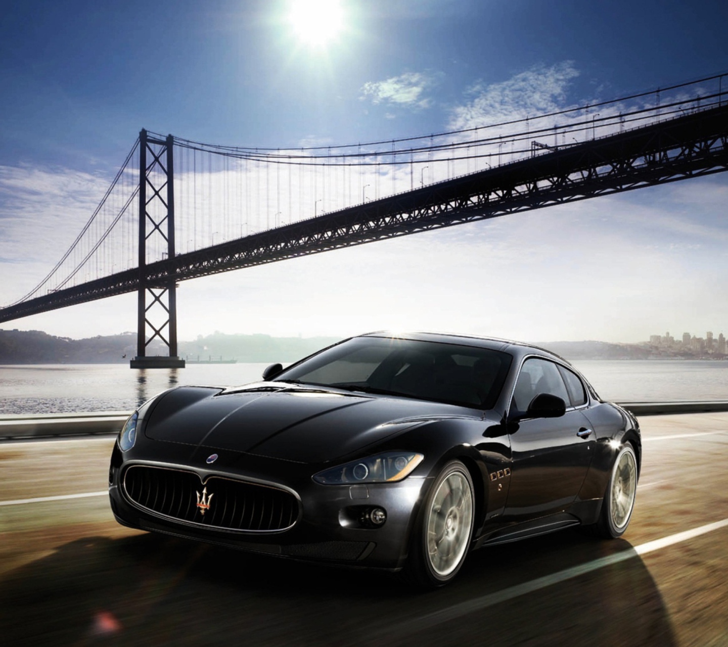 Fondo de pantalla Maserati Granturismo 1440x1280