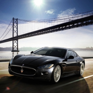 Maserati Granturismo sfondi gratuiti per iPad Air
