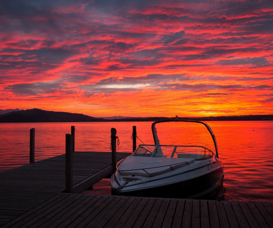 Lake sunrise with boat wallpaper 960x800