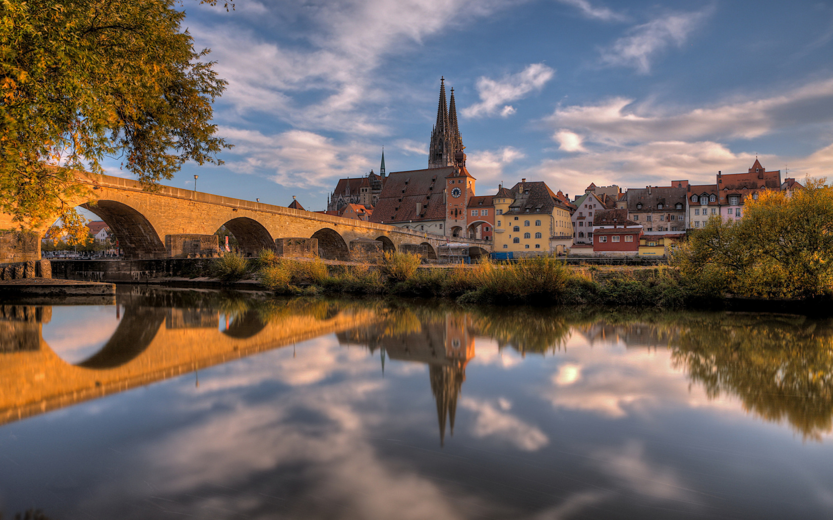 Fondo de pantalla Regensburg 1680x1050