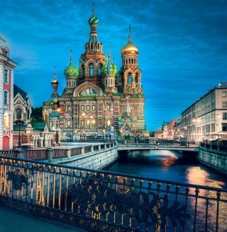 Church Of Savior On Spilled Blood In St. Petersburg papel de parede para celular para iPad Air