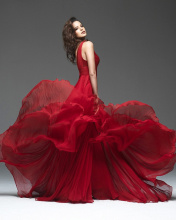 Das Girl in Beautiful Red Dress Wallpaper 176x220