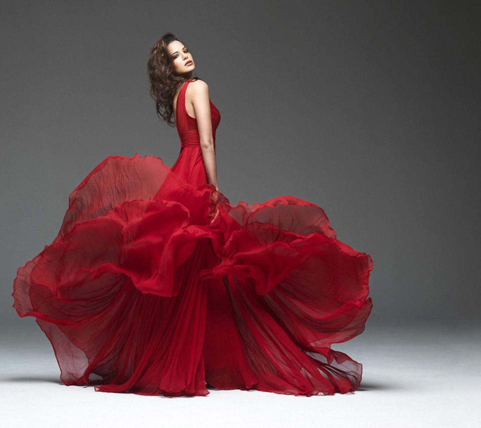 Fondo de pantalla Girl in Beautiful Red Dress 960x854