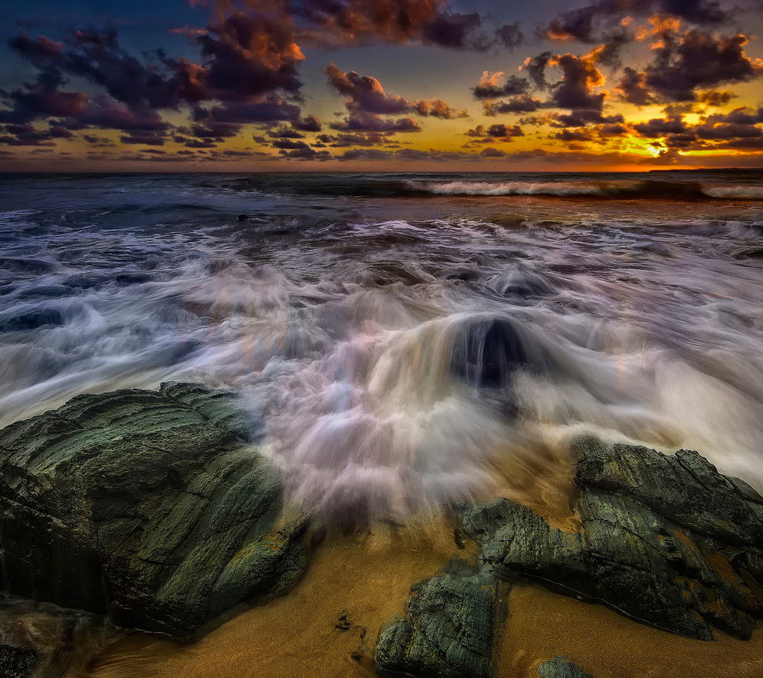 Fondo de pantalla Seashore with big stones UHD 1080x960